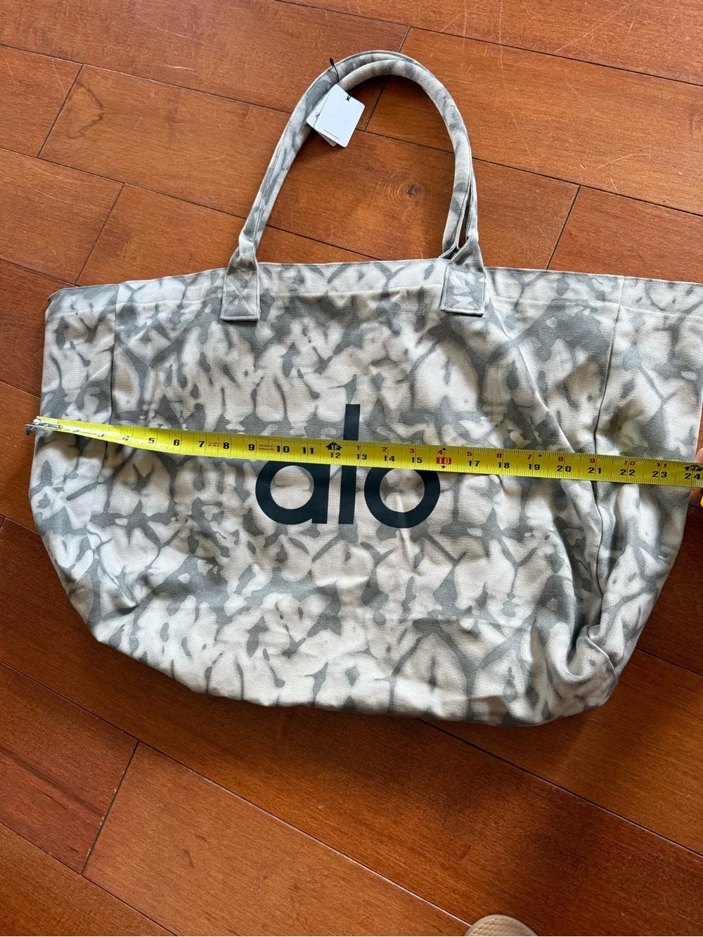 NWT ALO Yoga Gray Tie-Dye Canvas Tote with Black Logo